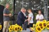 Włodarze wręczają nagrody wędkarzom
